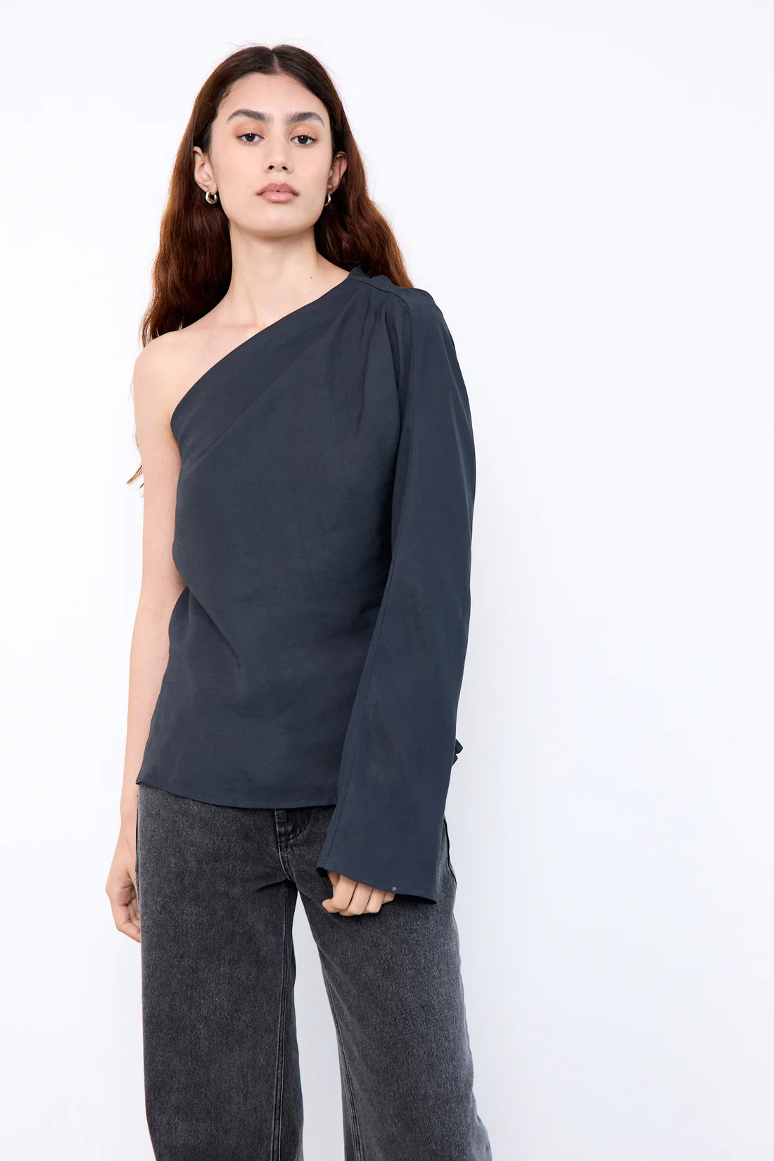 JACQUELINE One shoulder blouse Black