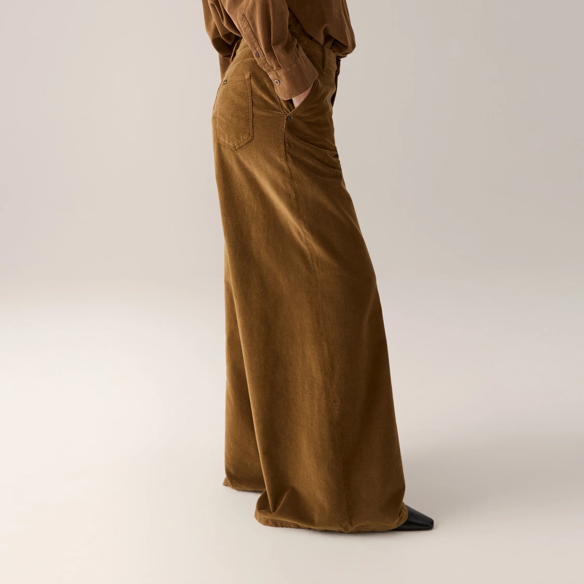 LOIS NEW MARLENE Jeans Shiny Cord - Caramel Cafe