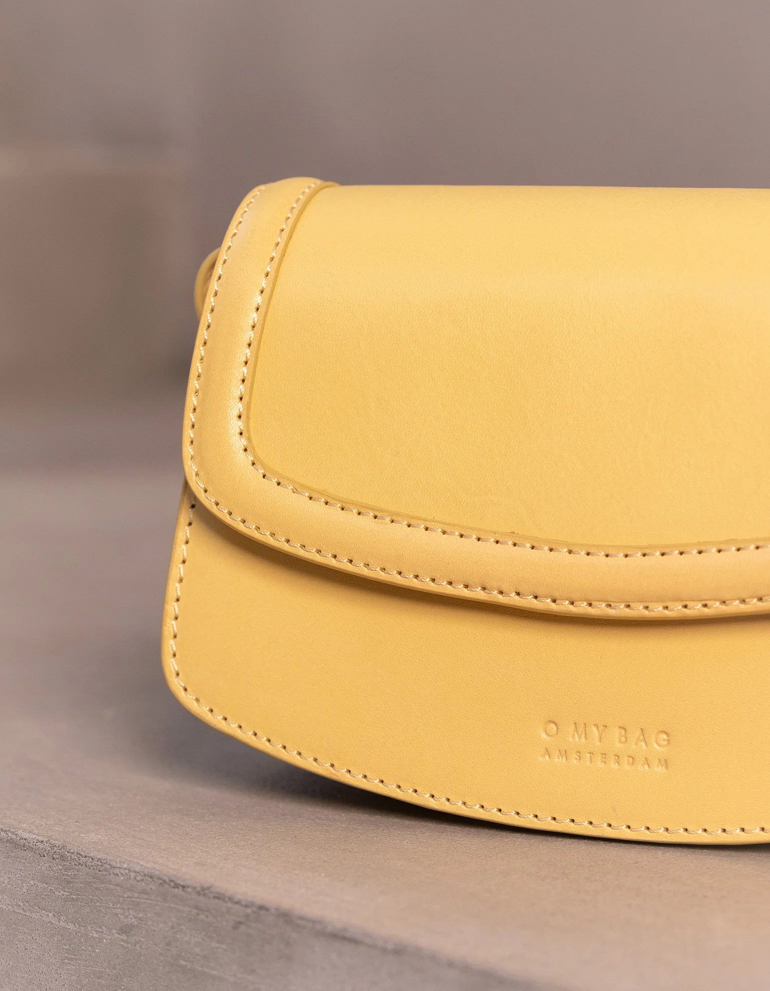 KENDALINI Butter yellow classic leather