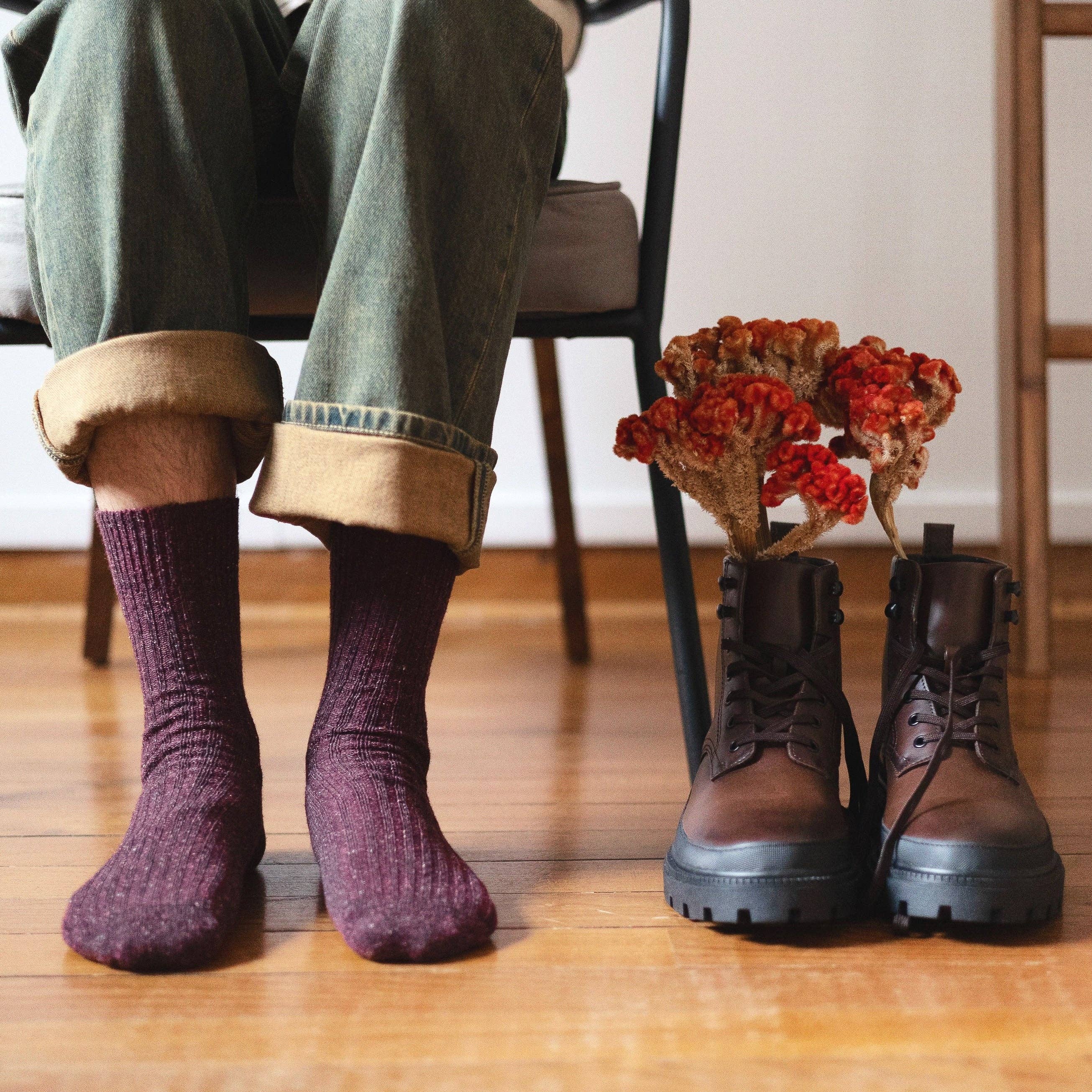 KLUE Silk and Wool DUST STAR socks - Burgundy