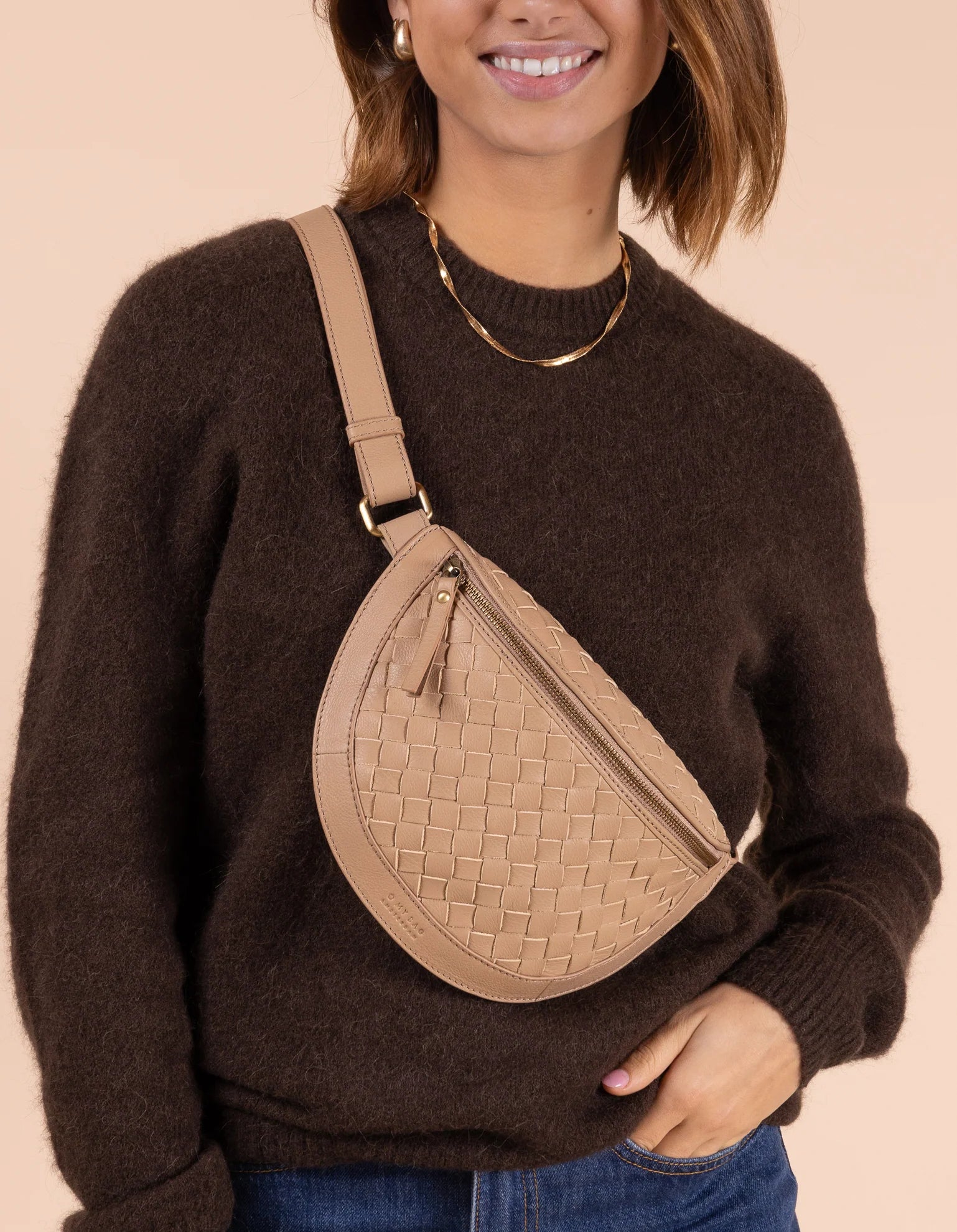 RAY Bumbag Sand woven soft grain leather
