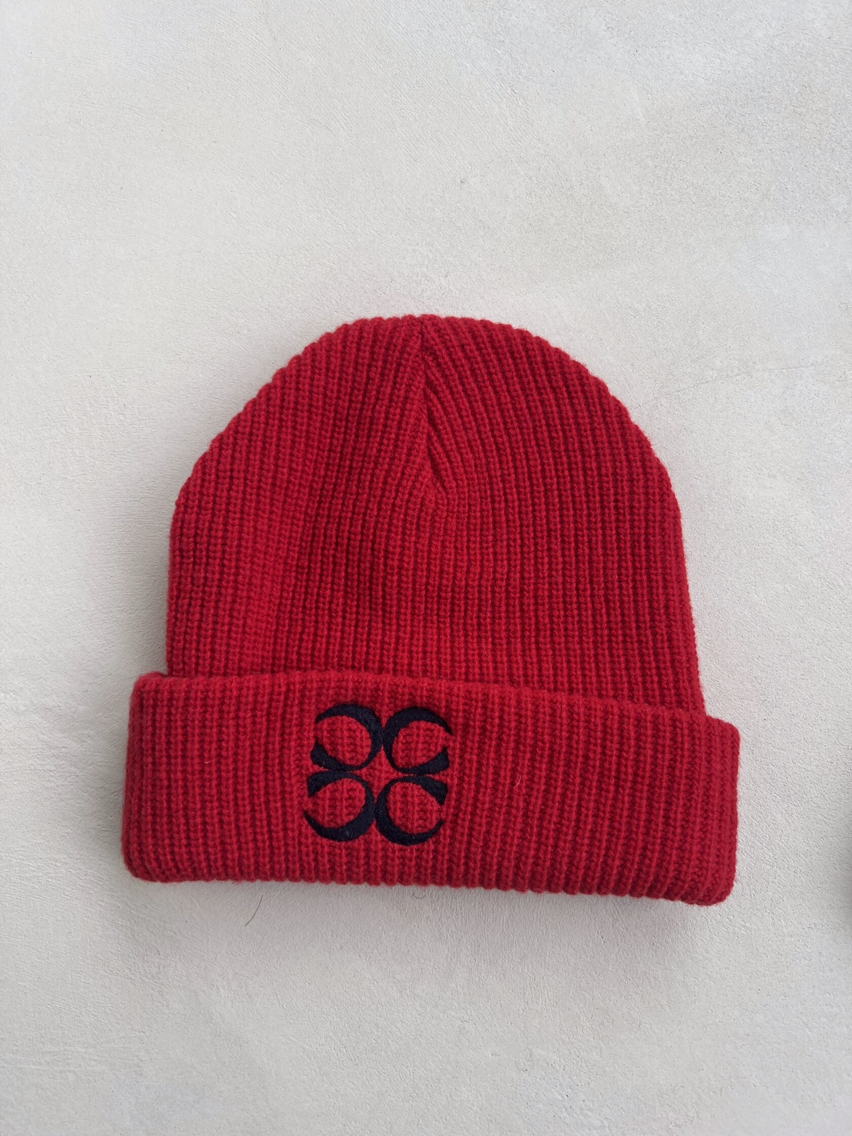Avocado beanie - Red with navy Coucou logo