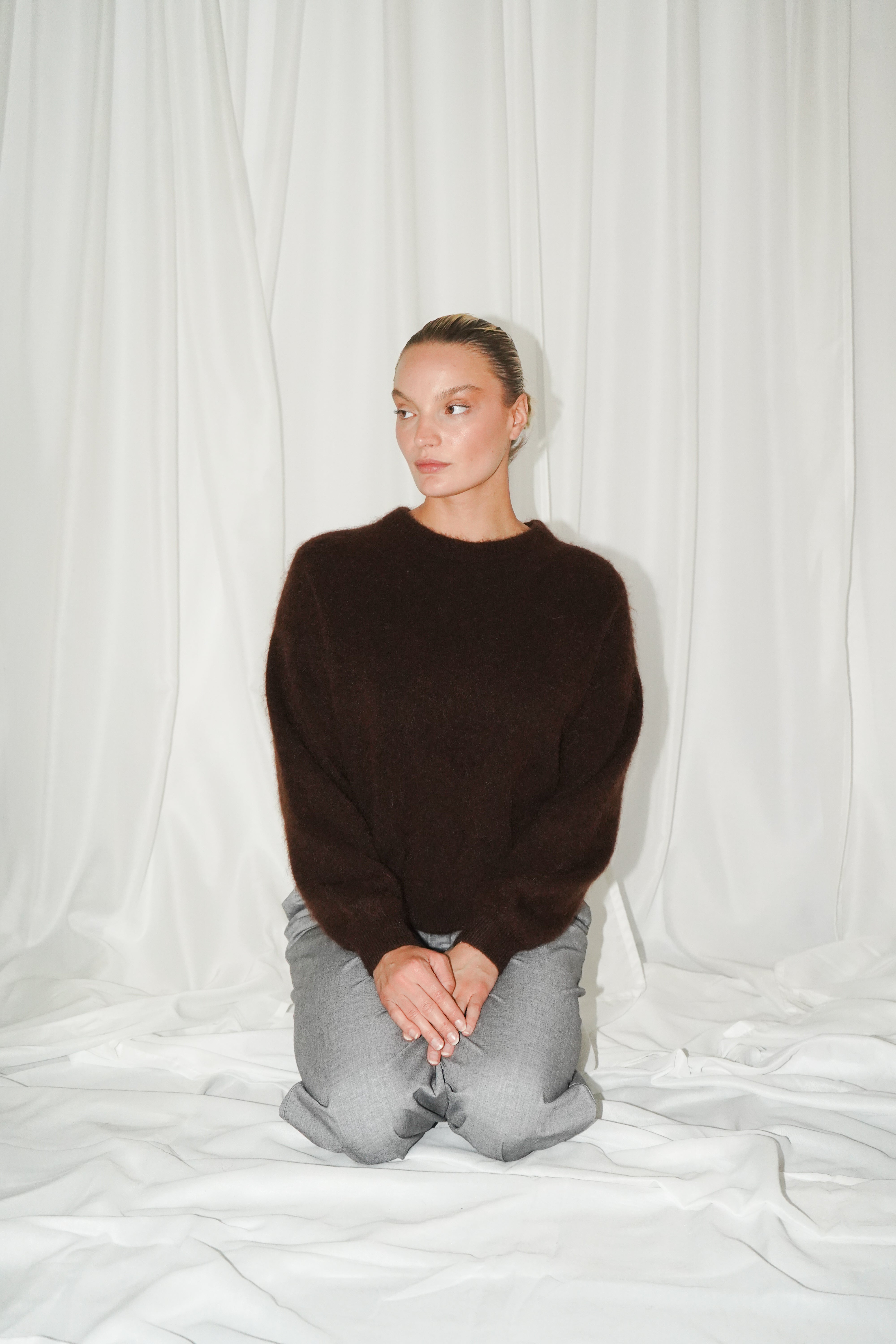 THORNTON High-neck pull Chocolate