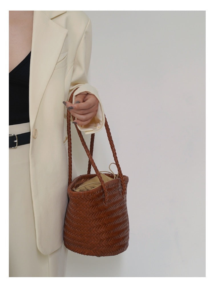 BUCKET Woven Bag CAMEL