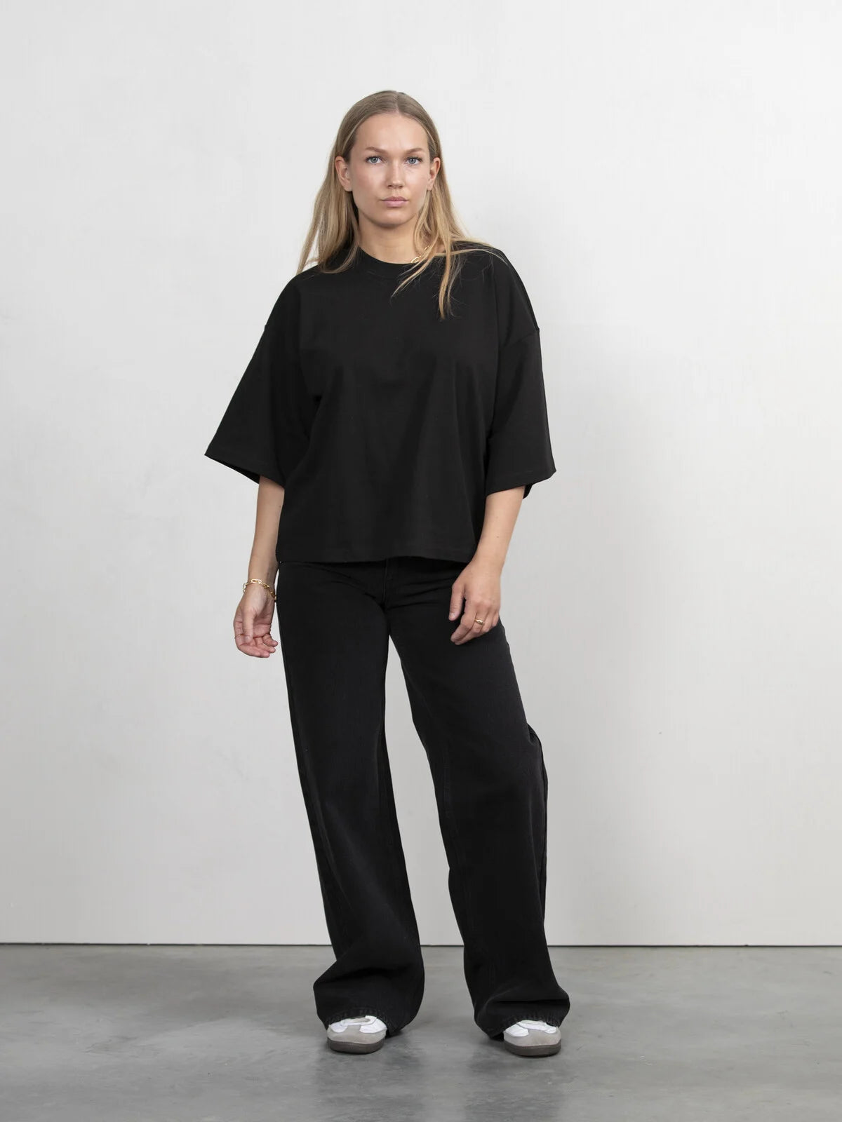 TIARA T-shirt BLACK