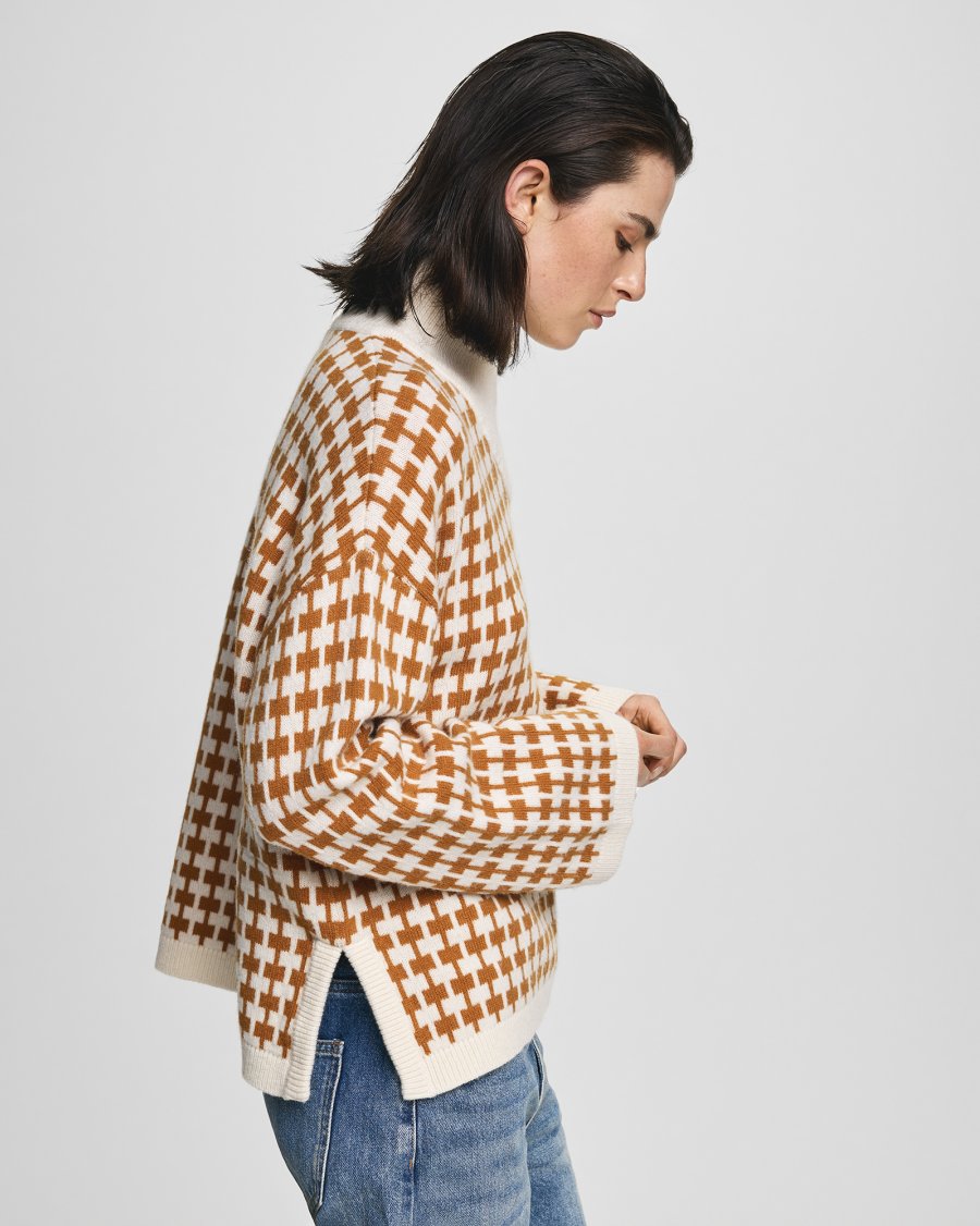 AMARIA Zip Pullover