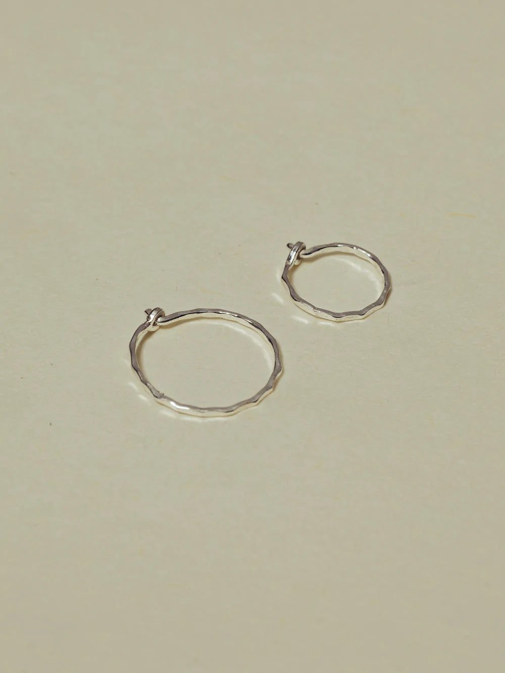 HAMMERED HOOP | Silver
