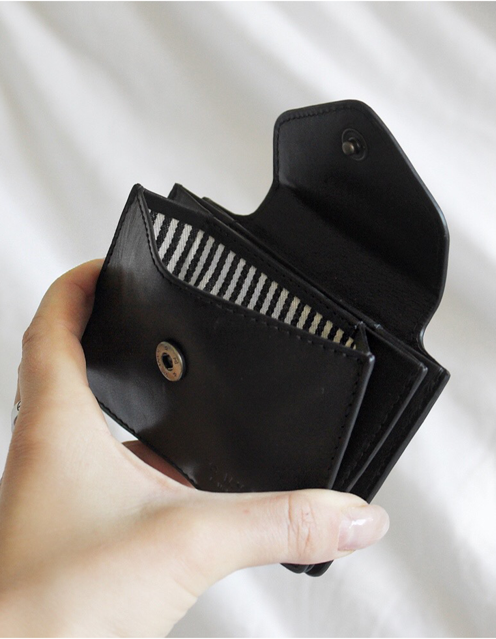 HARMONICA wallet I Black classic leather