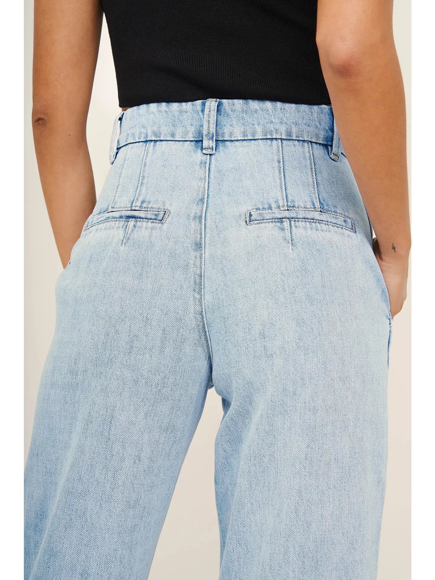 JOANNE Wide Jeans