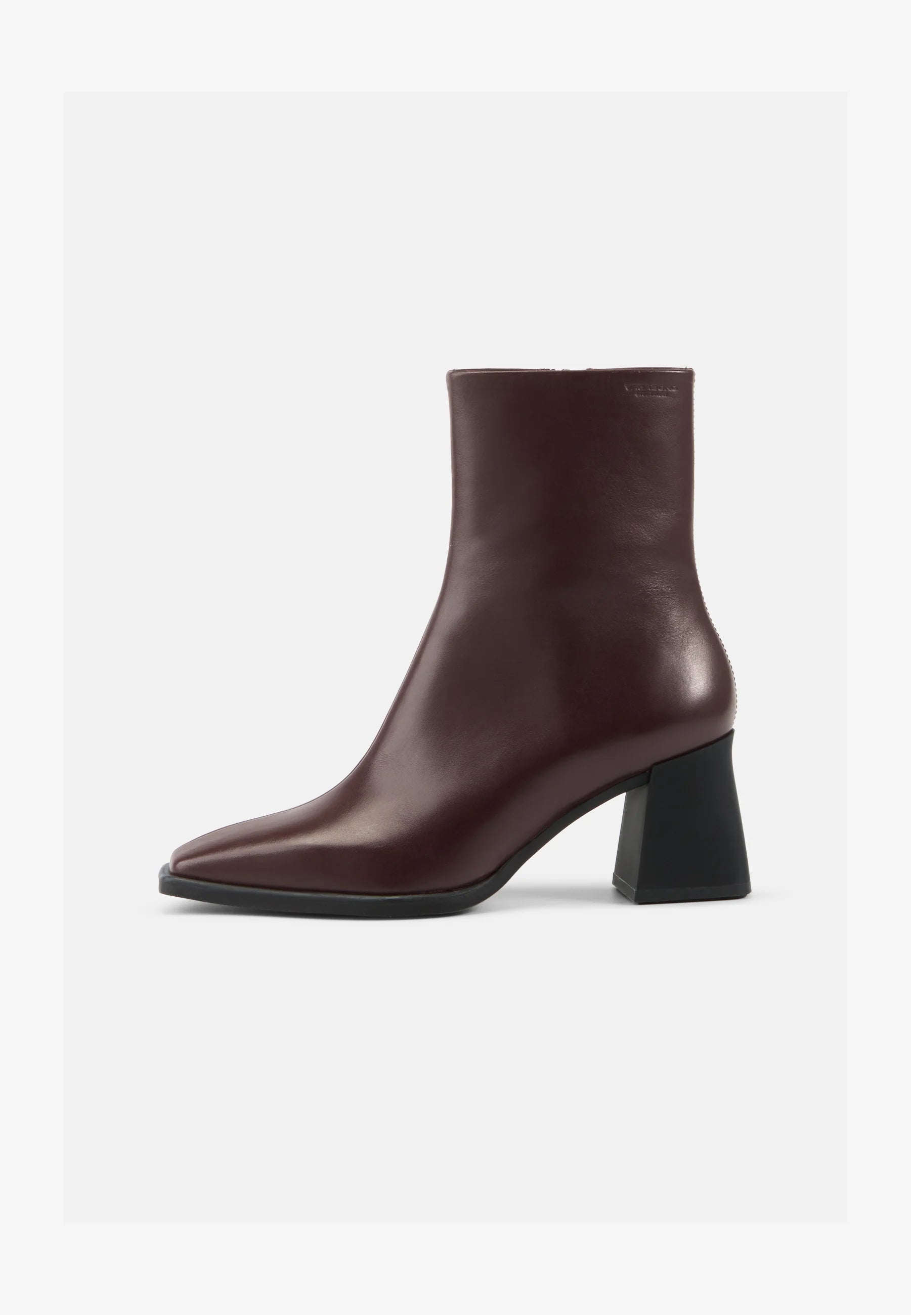 HEDDA Boots Cherry