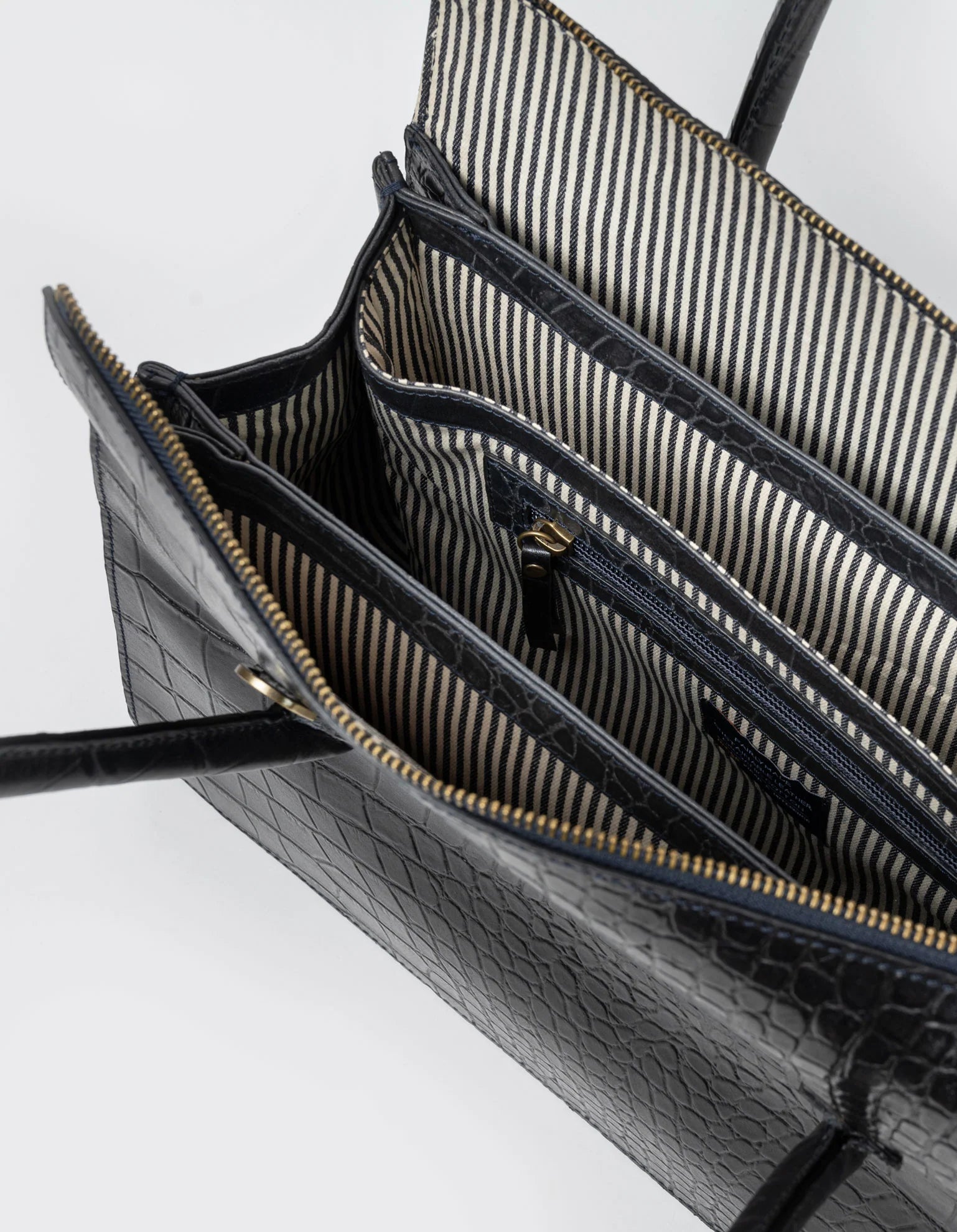 KATE | Black stromboli leather croco