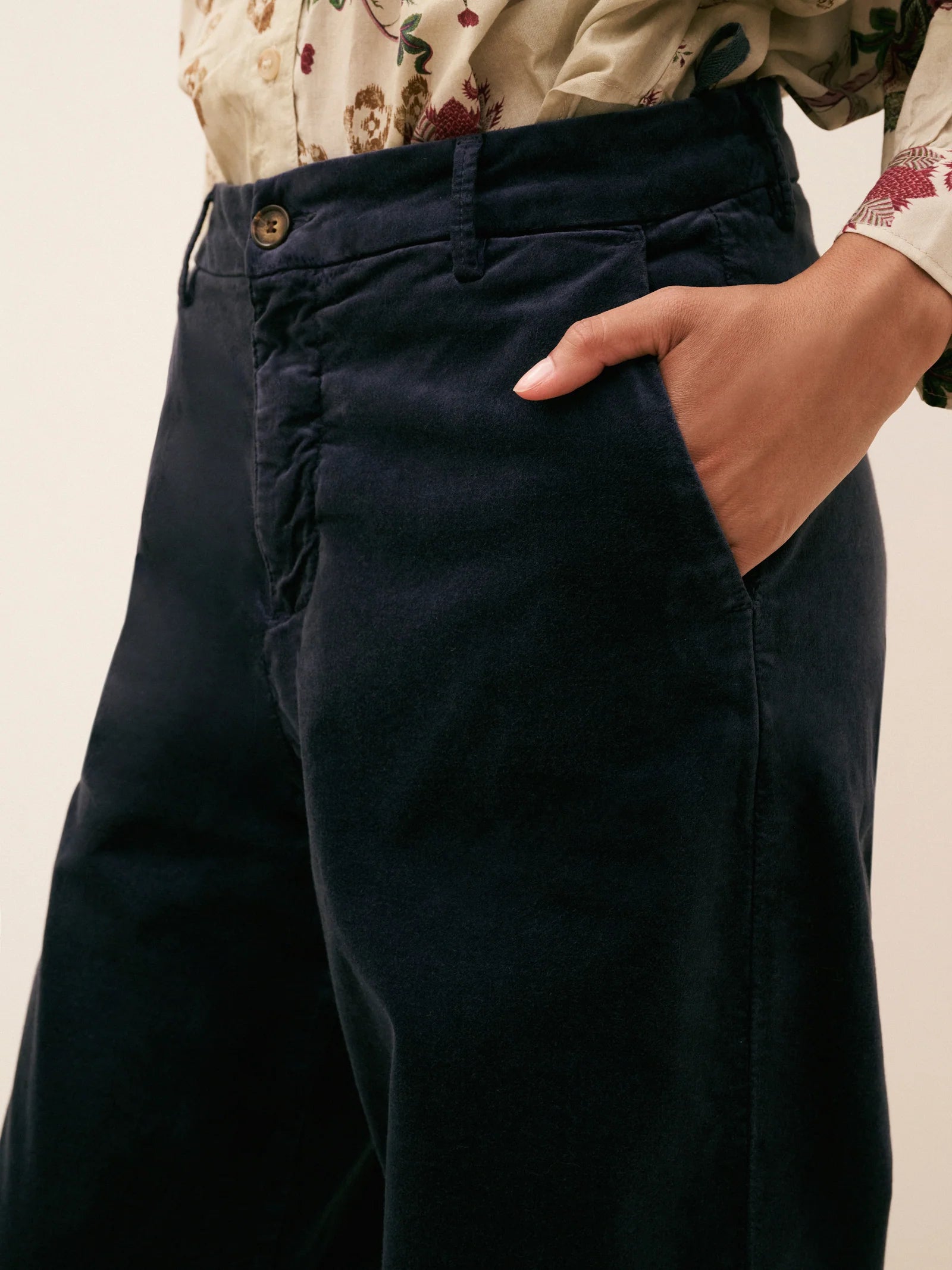 PACIFIEVELLISS Pants - Navy