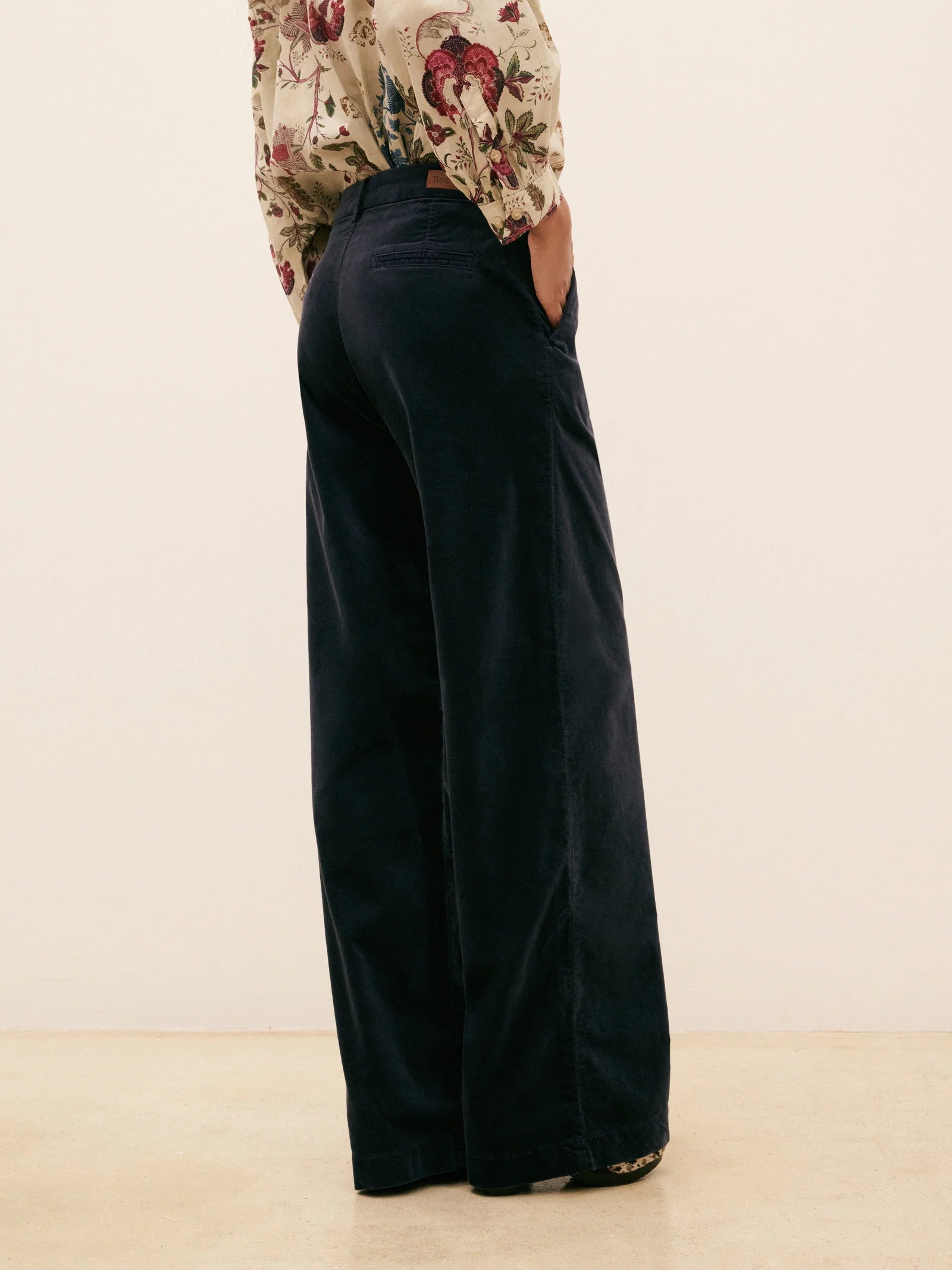 PACIFIEVELLISS Pants - Navy