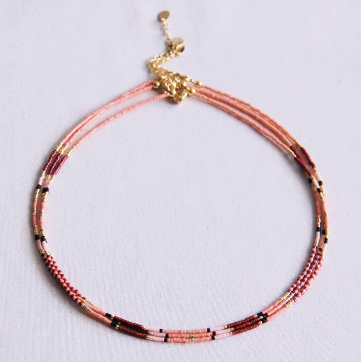 Beaded necklace pink/burgundy/nude