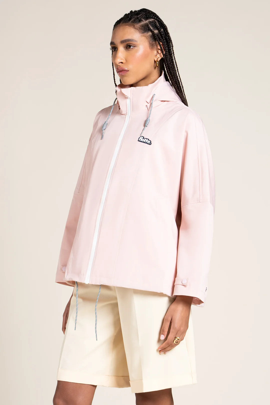 LOURMEL Short Cape - Marshmellow