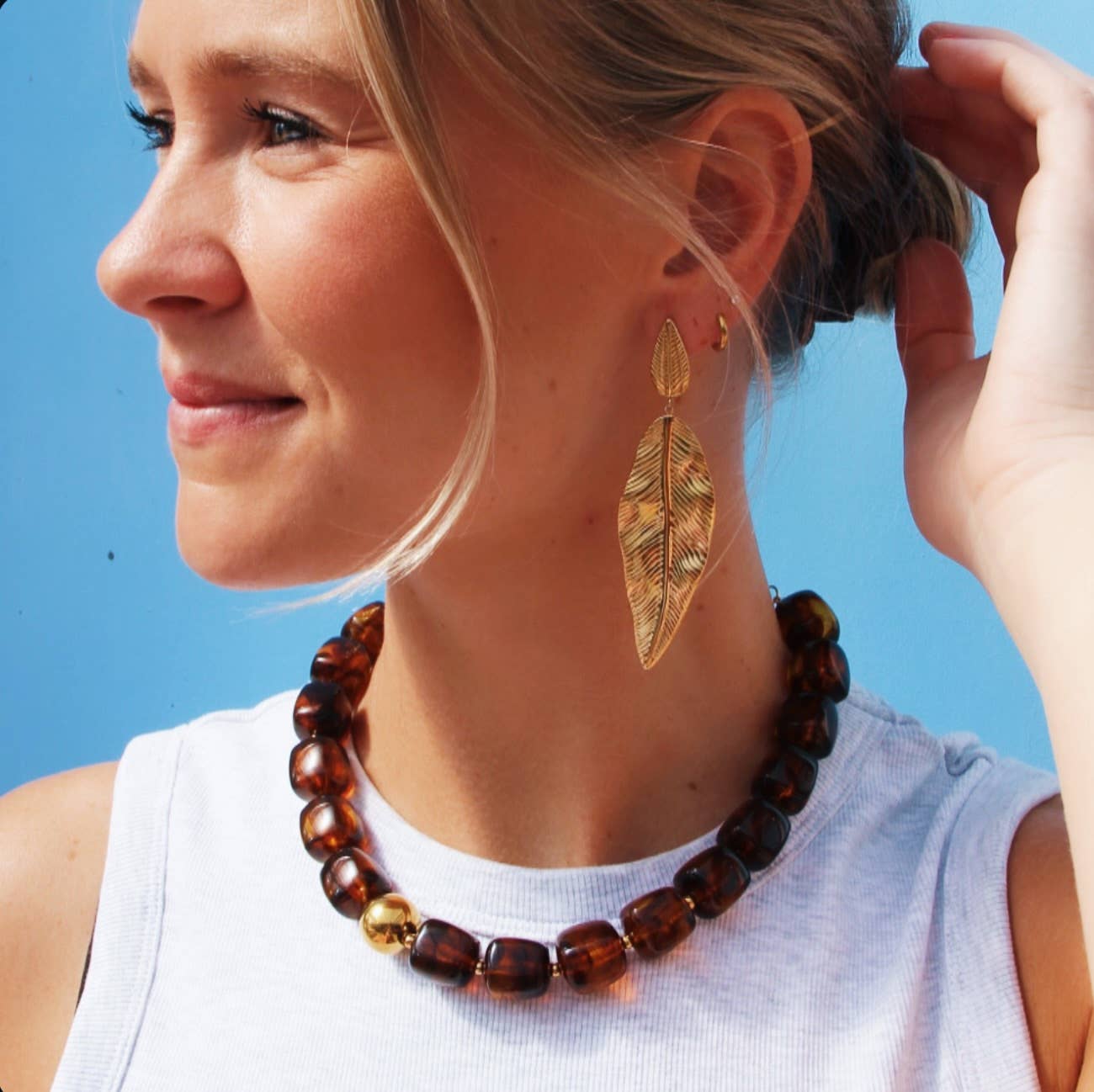 Square bead necklace - mottled brown