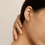 CORINE Flowy Small Earrings Gold