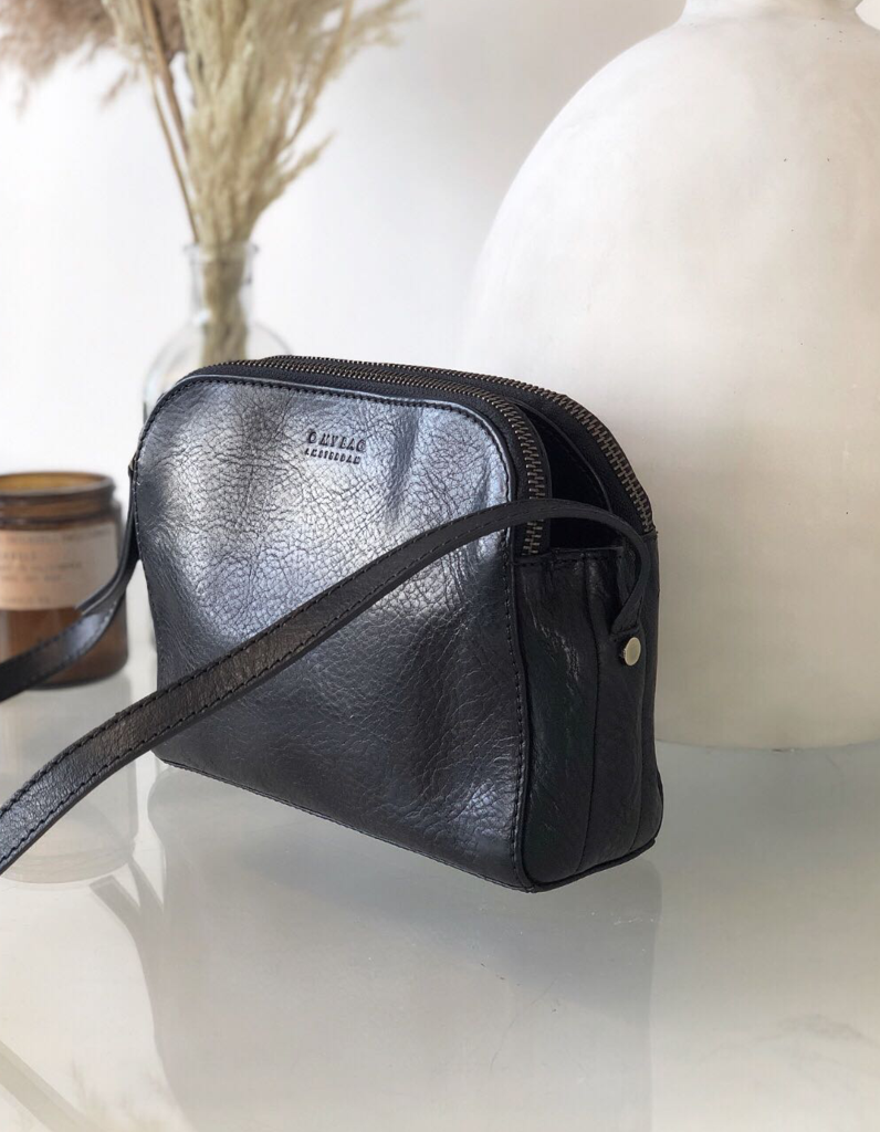 EMILY⎜Black Stromboli leather