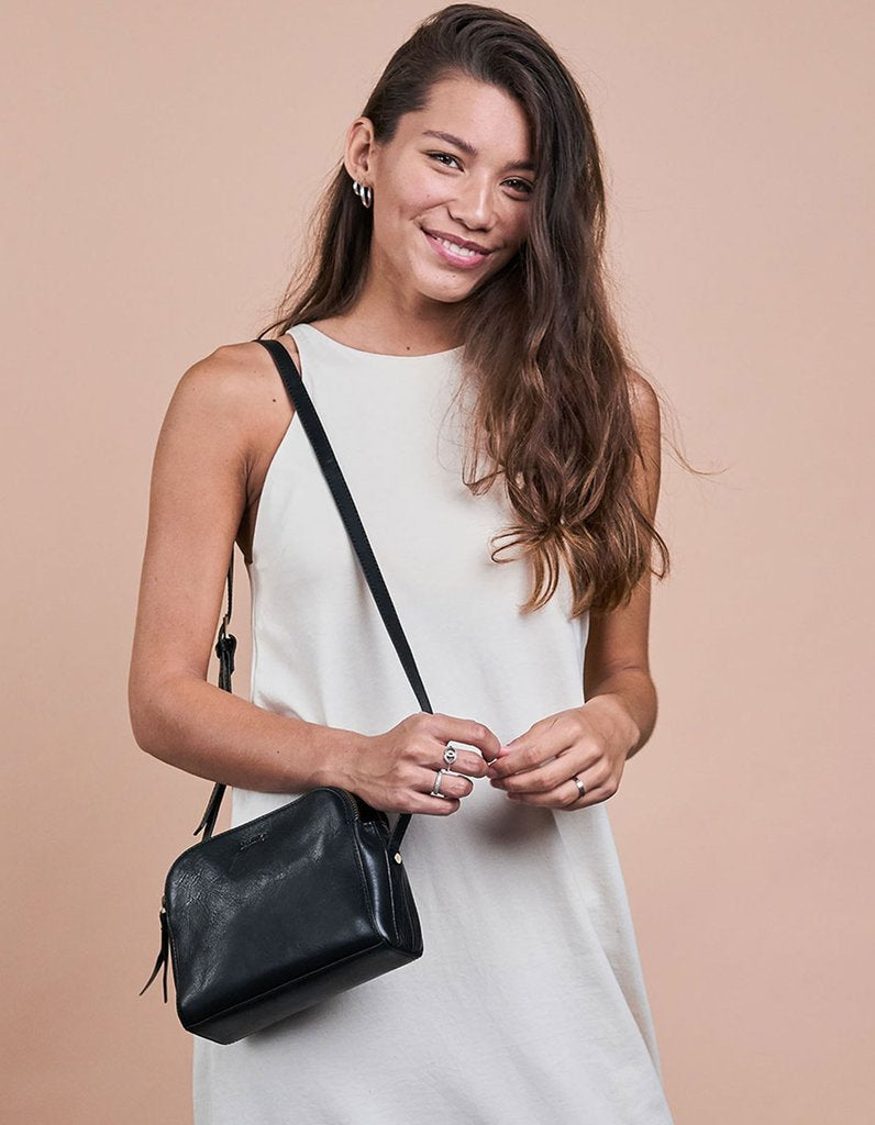 EMILY⎜Black Stromboli leather